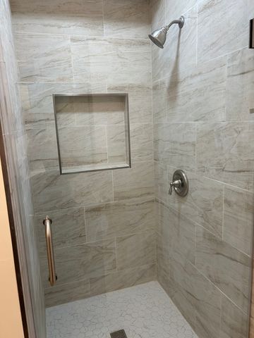 5746 N Milwaukee Avenue, Chicago, IL 60646