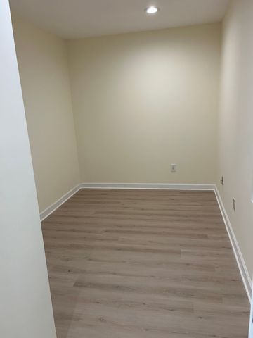 5746 N Milwaukee Avenue, Chicago, IL 60646