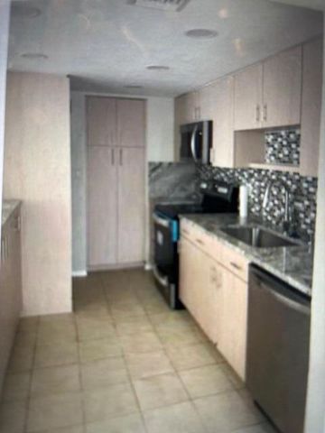 4164 Inverrary Drive 702, Lauderhill, FL 33319