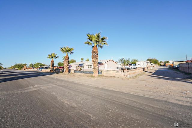 9419 E Spur Dr, Yuma, AZ 85367