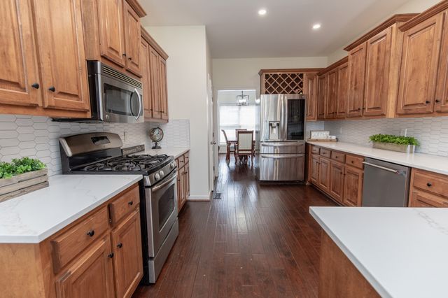 114 Cedar Ridge Ln, Hendersonville, TN 37075