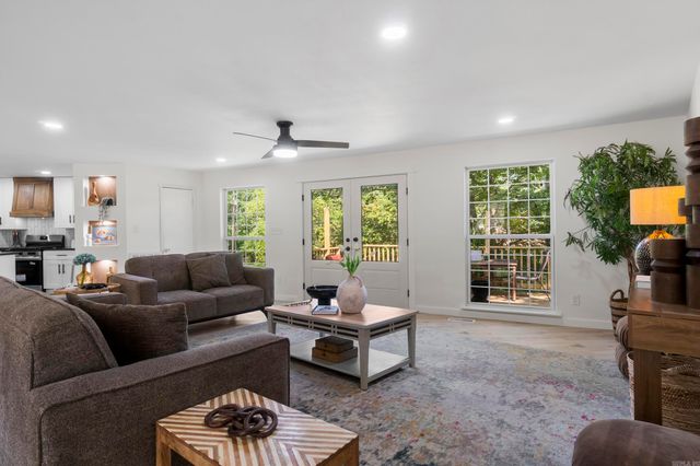 9320 Cloverhill Road, Little Rock, AR 72205