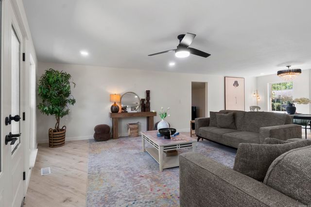 9320 Cloverhill Road, Little Rock, AR 72205