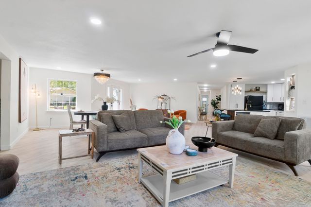 9320 Cloverhill Road, Little Rock, AR 72205