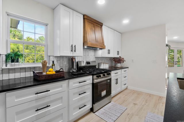 9320 Cloverhill Road, Little Rock, AR 72205