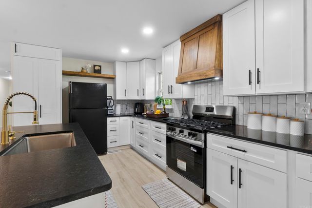 9320 Cloverhill Road, Little Rock, AR 72205