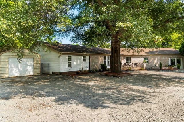 9320 Cloverhill Road, Little Rock, AR 72205