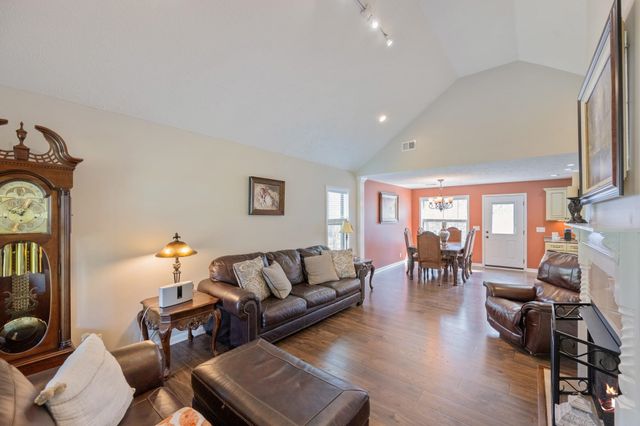 140 EAGLE CREST LN, Parsons, TN 38363