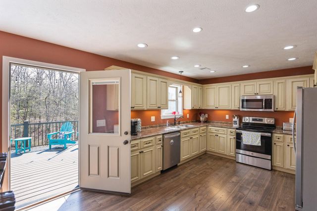 140 EAGLE CREST LN, Parsons, TN 38363