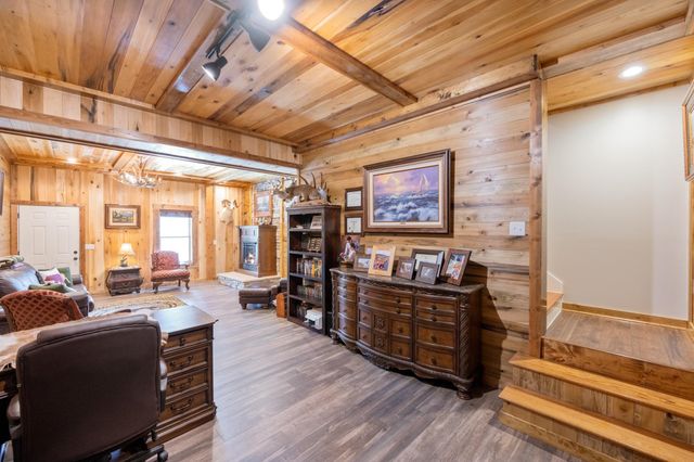 140 EAGLE CREST LN, Parsons, TN 38363