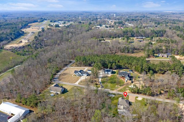 140 EAGLE CREST LN, Parsons, TN 38363
