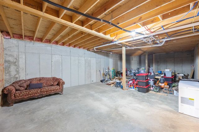 140 EAGLE CREST LN, Parsons, TN 38363