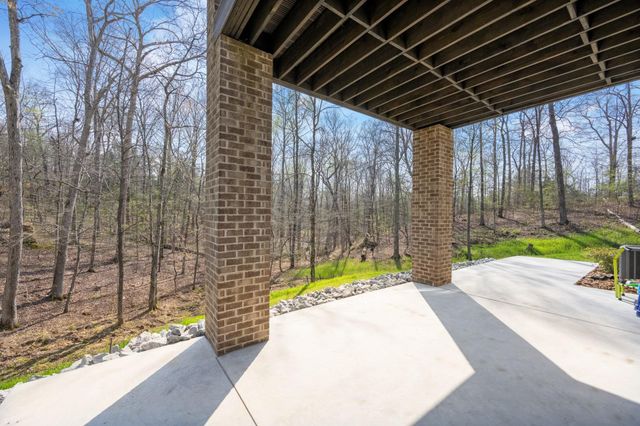 140 EAGLE CREST LN, Parsons, TN 38363