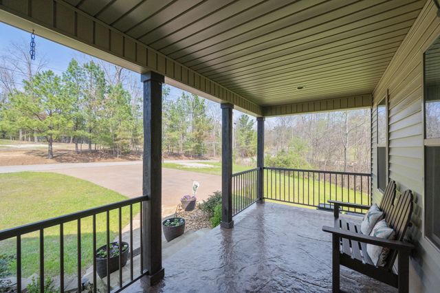 140 EAGLE CREST LN, Parsons, TN 38363