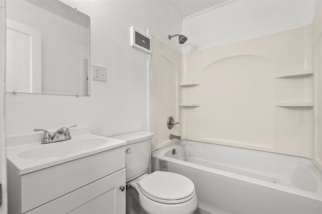 1524 Palmer Avenue, Kalamazoo, MI 49001