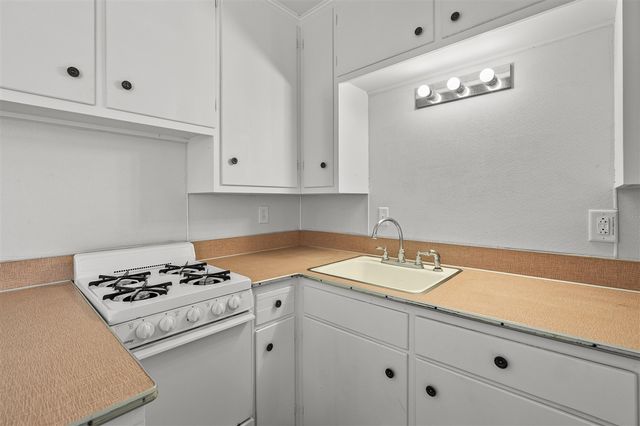 1524 Palmer Avenue, Kalamazoo, MI 49001