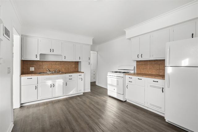 1524 Palmer Avenue, Kalamazoo, MI 49001