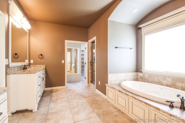 5874 E 145th Street S, Bixby, OK 74008