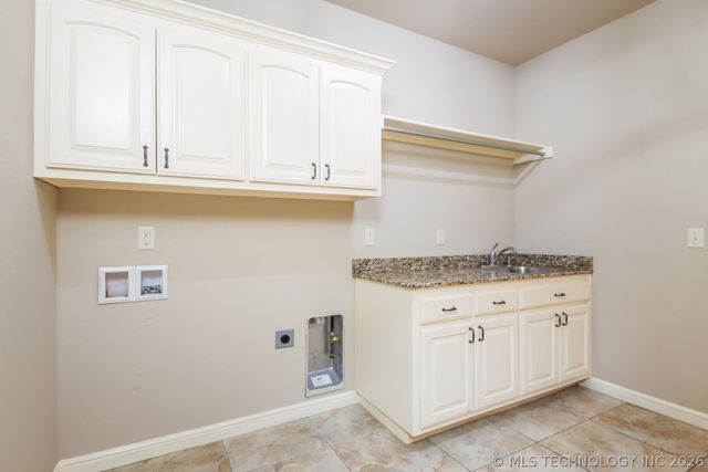 5874 E 145th Street S, Bixby, OK 74008