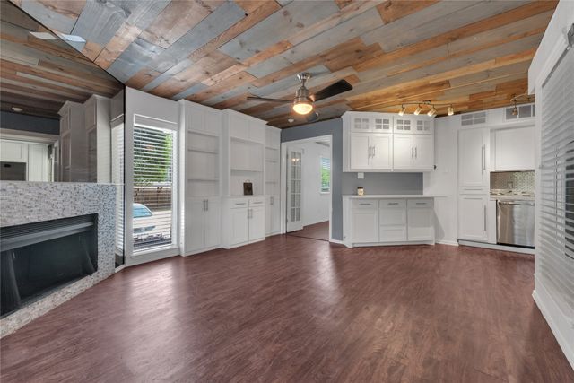 1704 Baird Farm Circle 4104, Arlington, TX 76006