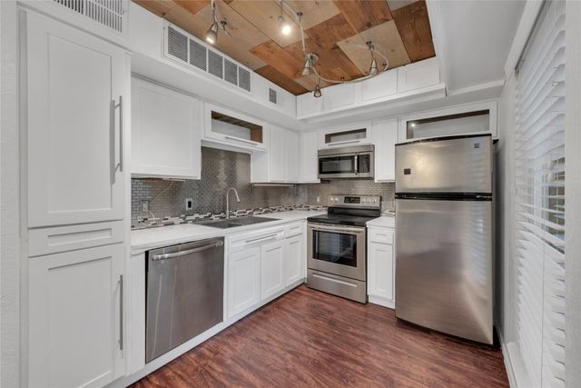 1704 Baird Farm Circle 4104, Arlington, TX 76006