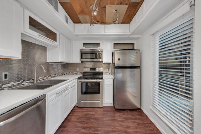 1704 Baird Farm Circle 4104, Arlington, TX 76006