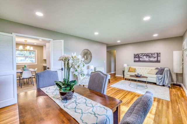 10917 Southview Drive, Burnsville, MN 55337