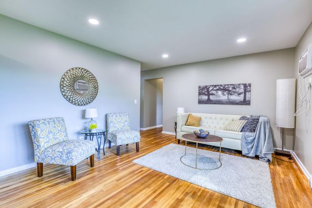 10917 Southview Drive, Burnsville, MN 55337