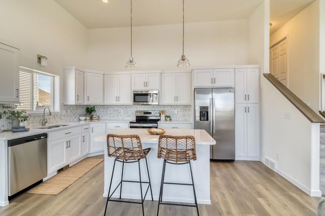 2449 43rd Avenue S, Moorhead, MN 56560