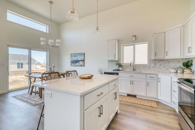 2449 43rd Avenue S, Moorhead, MN 56560
