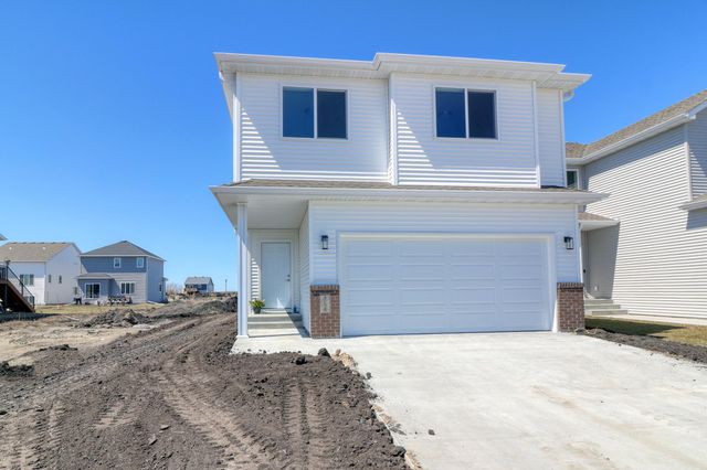 2449 43rd Avenue S, Moorhead, MN 56560