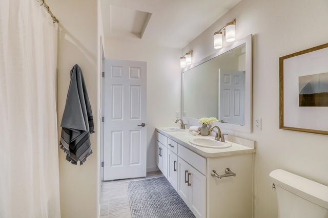 2449 43rd Avenue S, Moorhead, MN 56560