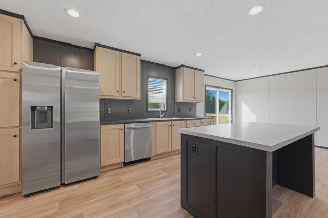 105 Rambling Lane, Cross, SC 29436