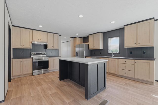 105 Rambling Lane, Cross, SC 29436