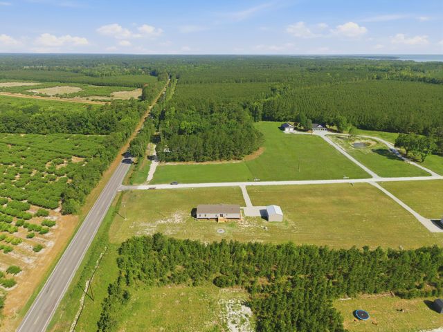 105 Rambling Lane, Cross, SC 29436