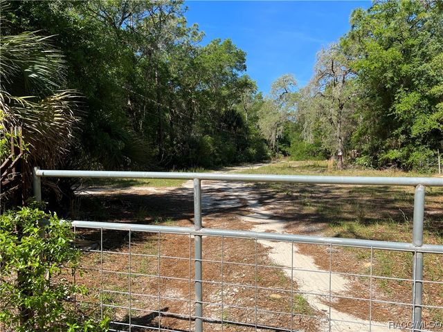 1628 S Palm Avenue, Homosassa, FL 34448