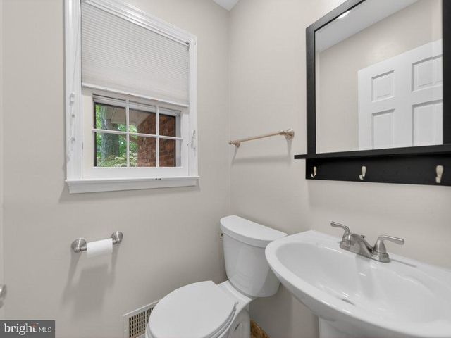 6108 WYOMA CT, Springfield, VA 22152