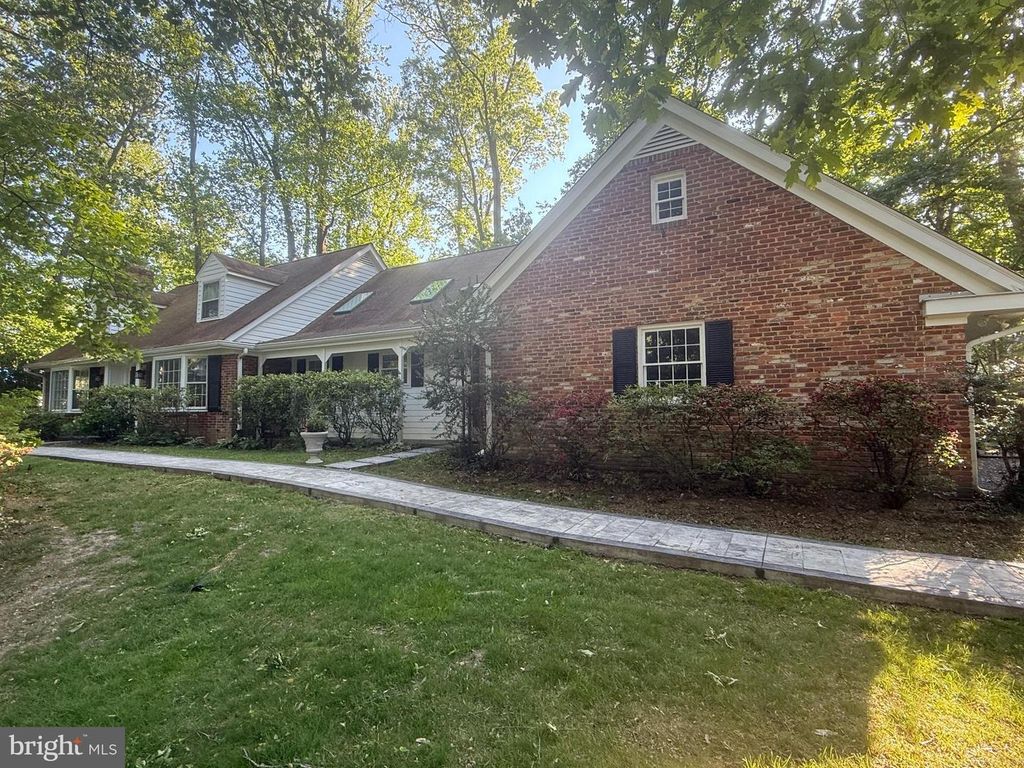 6108 WYOMA CT, Springfield, VA 22152