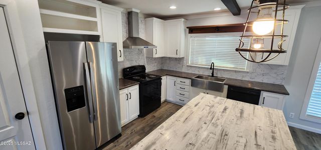 11244 S Lava Peak Avenue, Vail, AZ 85641