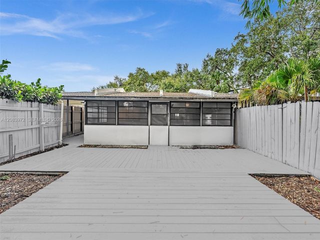 2408 N 35th Avenue, Hollywood, FL 33021
