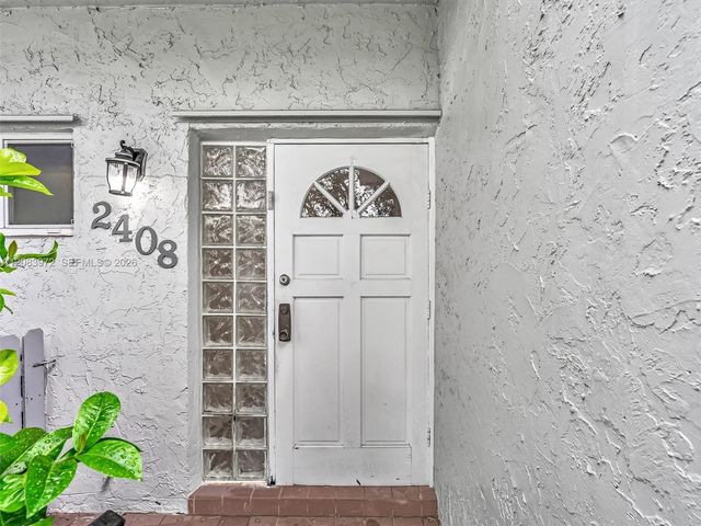 2408 N 35th Avenue, Hollywood, FL 33021