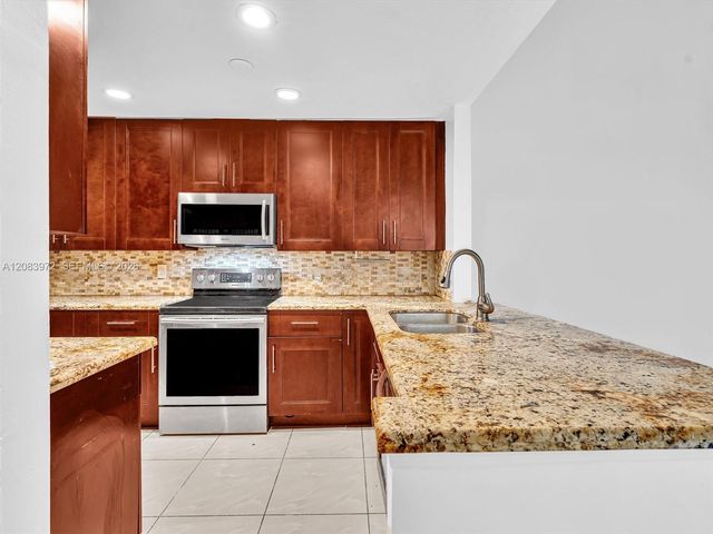 2408 N 35th Avenue, Hollywood, FL 33021