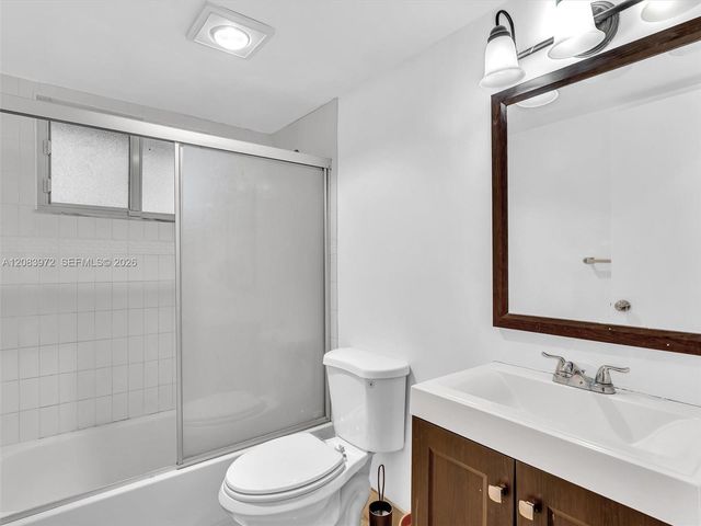 2408 N 35th Avenue, Hollywood, FL 33021