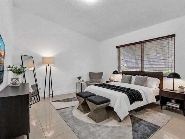 2408 N 35th Avenue, Hollywood, FL 33021