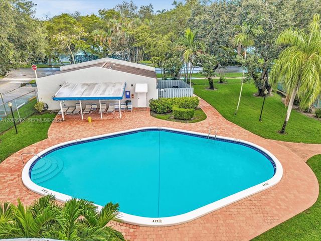 2408 N 35th Avenue, Hollywood, FL 33021