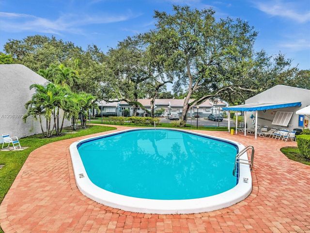 2408 N 35th Avenue, Hollywood, FL 33021