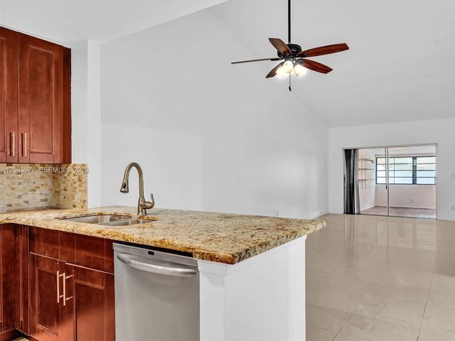 2408 N 35th Avenue, Hollywood, FL 33021