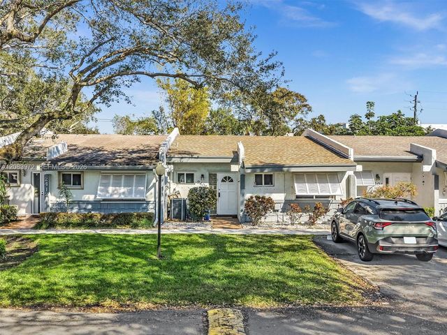 2408 N 35th Avenue, Hollywood, FL 33021