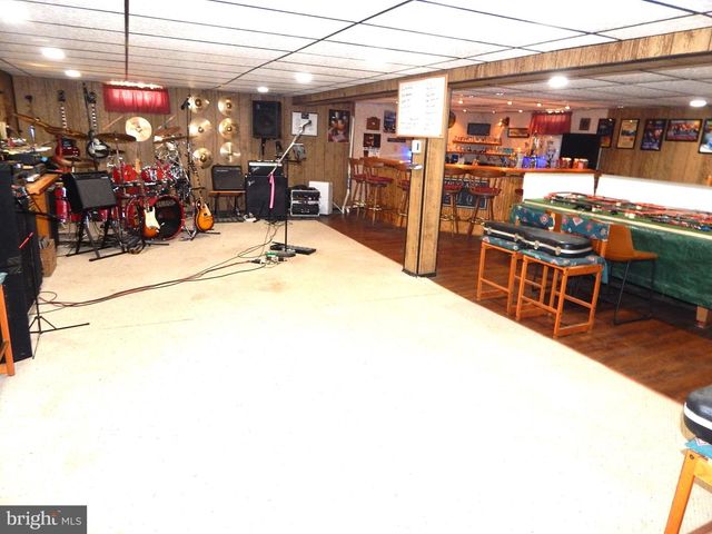 2035 ELBOW LN, Allentown, PA 18103