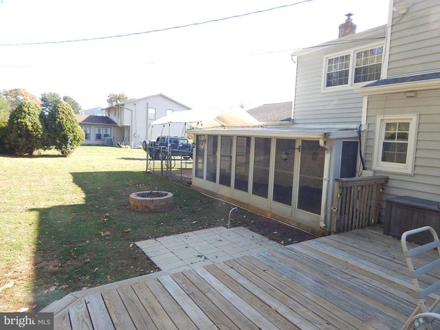 2035 ELBOW LN, Allentown, PA 18103